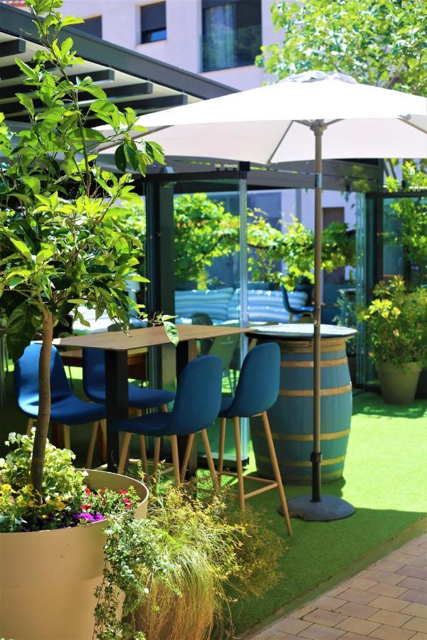 ל'אסטרטיט Pension Hostel Costa Brava מראה חיצוני תמונה