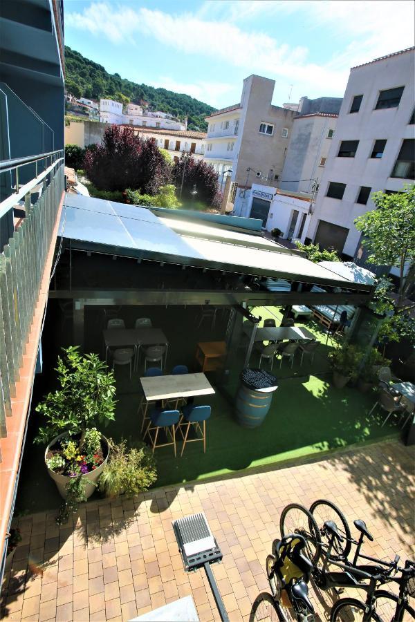 ל'אסטרטיט Pension Hostel Costa Brava מראה חיצוני תמונה