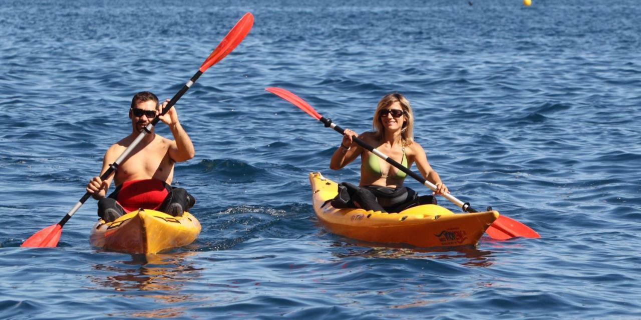 ל'אסטרטיט Pension Hostel Costa Brava מראה חיצוני תמונה